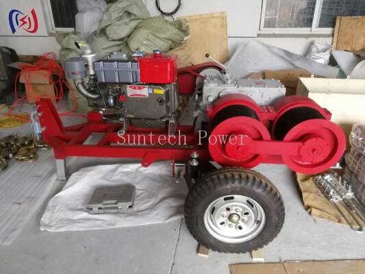 Dubbele trommel lier voor gelijktijdig kabeltrekken en spannen bij de aanleg van hoogspanningslijnen