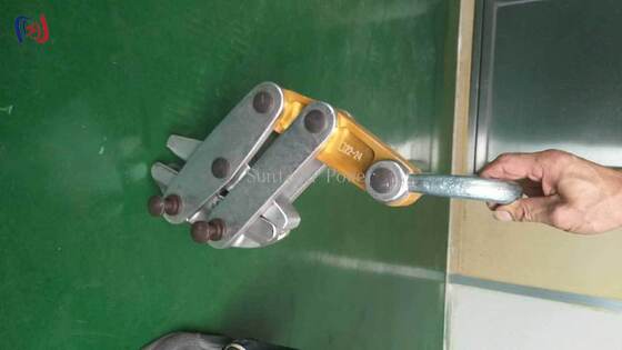 Anti-twist staal touw Gripper Come Along Clamp met 50-200KN nominale belasting voor 11-30mm Transmissie Lijn Stringing