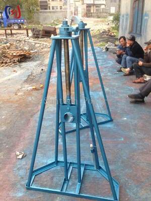 Eenvoudige rollenstand met een nominale belasting van 10-50KN en een hoogteverstelling van 450-1300 mm voor kabelrollen