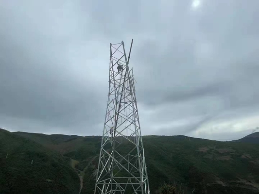 Het Staaltoren van de hete Onderdompelings Gegalvaniseerde Hoek voor 110KV-Transmissielijn