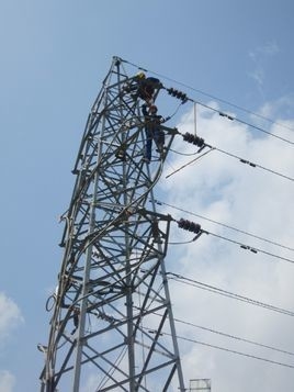 De gegalvaniseerde Q345-Toren van de Staal Dubbele Kring voor 33KV-Transmissielijn