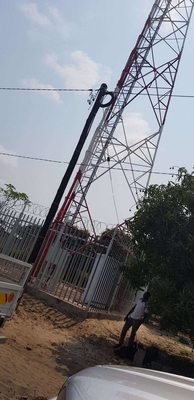 Hoekig 100M Gsm Antenna Tower Mast en van de Steunenluchtvaart Obstakellicht