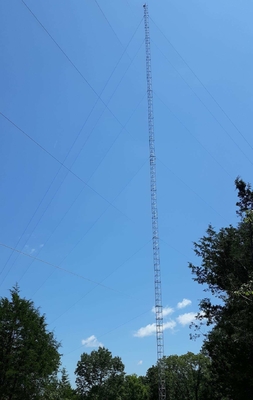 0 - 200m Staal Gegalvaniseerde Guyed Masttoren met Steunenbliksemafleider