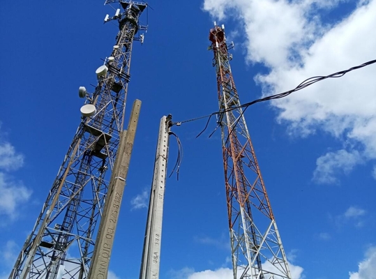 Toren van het Staaltelecommunicatie van de transmissielijn de Tubulaire voor Bouwwerf